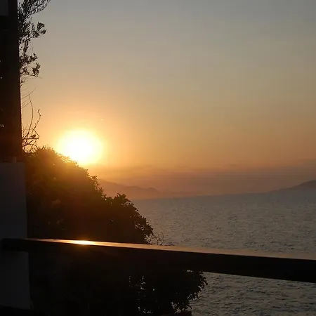 Asmini Pefki (Evia)
