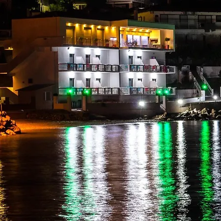 Asmini 公寓 佩弗奇